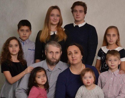 Под Ярославлем полицейские нашли привязанного к столбу ребёнка из многодетной семьи