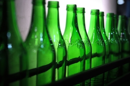 Британские учёные заявили о большем вреде стеклянных бутылок, чем пластиковых