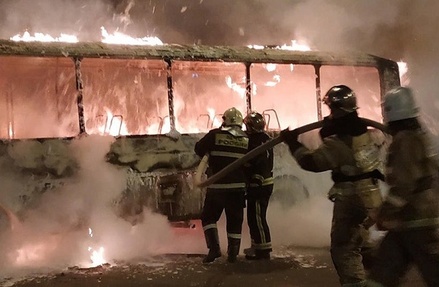 В центре Йошкар-Олы сгорел пассажирский автобус