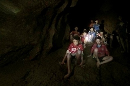 Netflix снимет сериал о пропавших в таиландской пещере школьниках