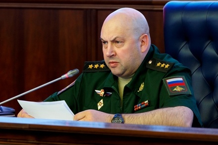 Сергей Суровикин назвал напряжённой обстановку в зоне СВО