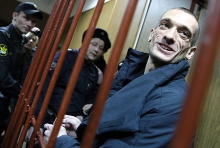 Суд продлил срок ареста Петру Павленскому до 6 апреля