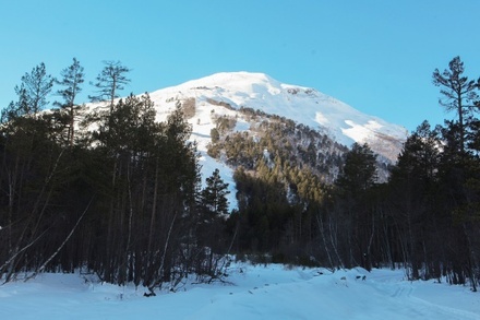 В Кабардино-Балкарии на горе Чегет сошла лавина