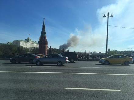 В центре Москвы загорелось выселенное здание