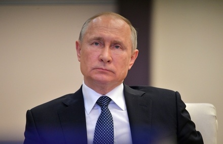 Владимир Путин решил обсудить с экспертами сокращение числа нерабочих дней