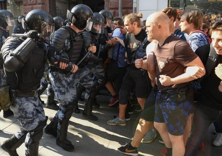 СКР завёл уголовное дело о массовых беспорядках после акции 27 июля в Москве