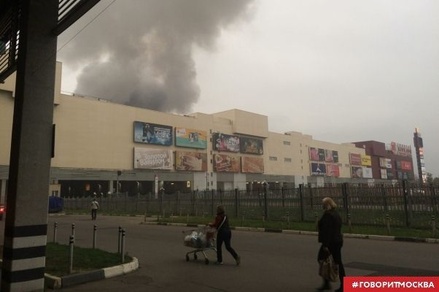 На северо-востоке Москвы загорелся автосервис