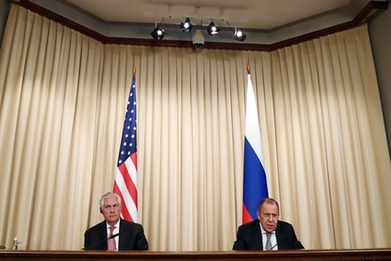 Рубль укрепился после встречи Путина с Тиллерсоном и Лавровым