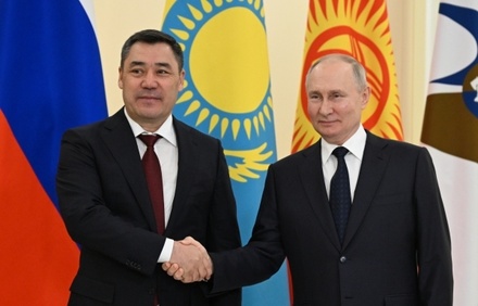 В Киргизии анонсировали визит президента страны в Россию