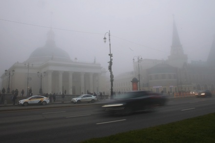 Туман на московских улицах продержится до 10 утра