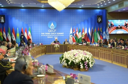 Все страны ОПЕК присоединились к соглашению об ограничении добычи нефти