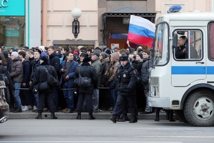Участники несанкционированной акции в Москве сообщают о 500 задержанных