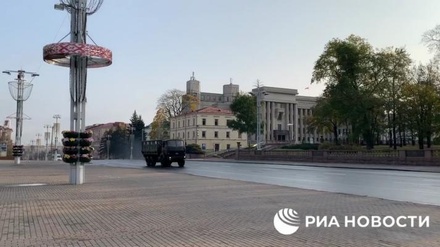 Силовики стягивают спецтехнику в центр Минска