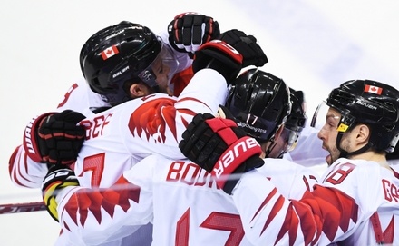 Канадские хоккеисты завоевали бронзу Олимпиады в Пхёнчхане