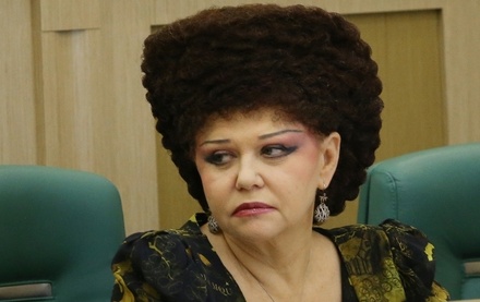 Сенатор Петренко предлагает увольнять за сексуальное домогательство