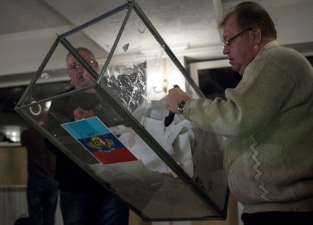 Захарченко и Плотницкий лидируют на выборах глав ДНР и ЛНР