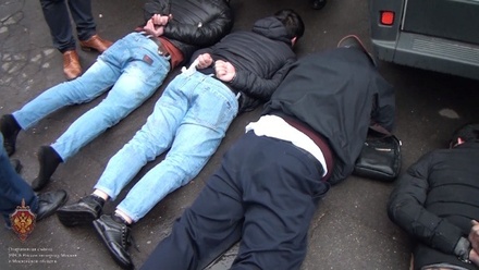 Опубликовано видео задержания готовивших теракты в Москве боевиков ИГ