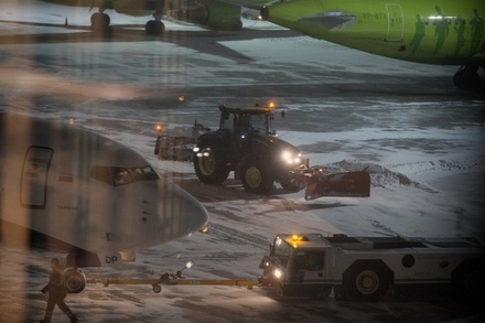 В аэропортах Москвы задержано около 20 рейсов и отменено порядка 40