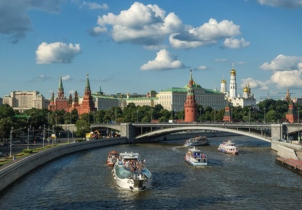 Вода в Москве-реке прогрелась сильнее, чем на Чёрном море в Сочи