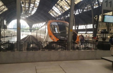 Российские туристы не пострадали при крушении поезда в Барселоне