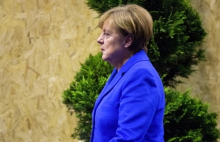 Меркель призывает не лишать Украину статуса транзитёра российского газа