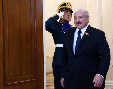 Лукашенко заявил о планах переписать Конституцию за два года