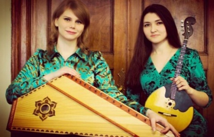 Студенток музыкального училища задержали за игру на гуслях в Москве