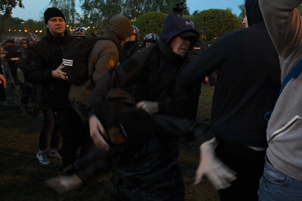 Акция в центре Екатеринбурга переросла в столкновения с полицией