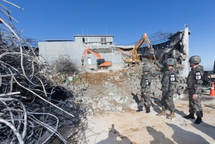 КНДР взорвала 10 пунктов охраны на границе с Южной Кореей