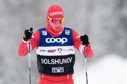 Российские лыжники остались без медалей в спринте на этапе Кубка мира