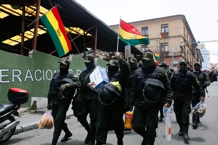 Протестующие захватили редакции двух СМИ в Боливии
