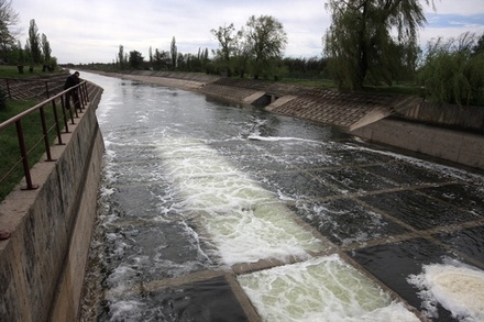 Украина возвела новую дамбу для блокировки подачи воды в Крым