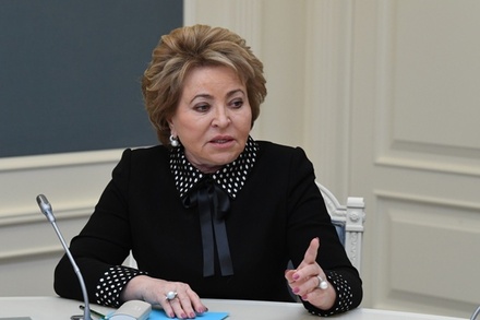 Матвиенко посоветовала гражданам РФ не планировать поездки за границу в течение года