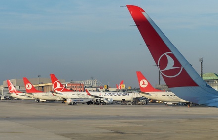 В аэропорту Стамбула проверяют самолёт из-за угрозы взрыва