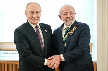 Владимир Путин созвонился с лидером Бразилии во время остановки его борта в Москве