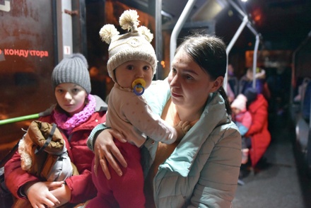 Первые беженцы из Донбасса прибыли в Ростовскую область