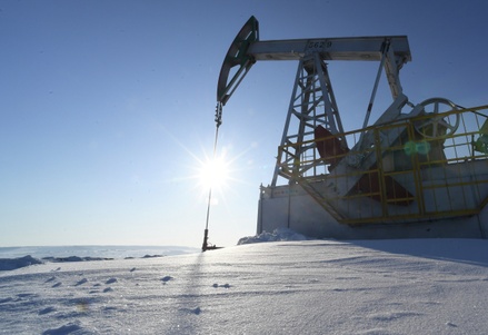 Россия в марте добровольно сократит добычу нефти на 500 тысяч баррелей в сутки