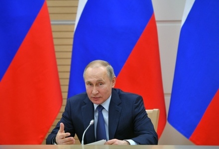 Владимир Путин поручил ЦИК организовать проведение голосования по Конституции