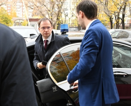 Мединский пришёл на заседание президиума ВАК по поводу его диссертации