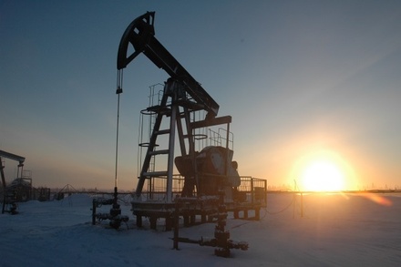 Россия анонсировала снижение нефтедобычи на 300 тысяч баррелей в сутки с апреля