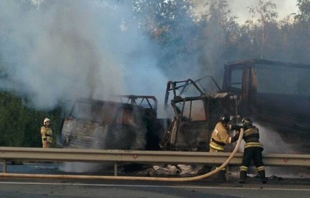 В Татарстане три грузовика загорелись после ДТП