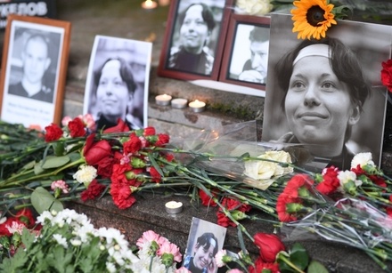 В Москве завершилось шествие в память об Анастасии Бабуровой и Станиславе Маркелове