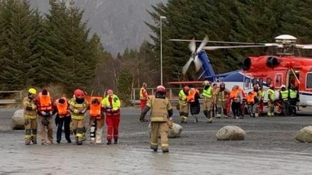 Спасатели эвакуировали 260 человек с терпящего бедствие лайнера Viking Sky