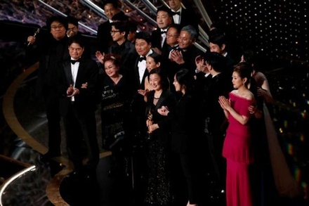 Южнокорейская картина «Паразиты» получила «Оскар» в главной номинации