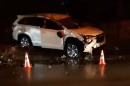 В интернете опубликовано видео с места ДТП с автомобилем Николая Караченцова