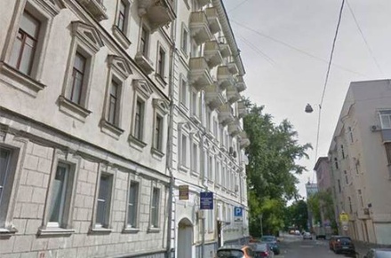 Балкон пятиэтажки обрушился в центре Москвы