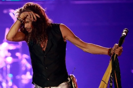 Aerosmith отменяет концерты из-за болезни вокалиста