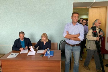 Навального арестовали на 10 суток за участие в несанкционированной акции 12 июня