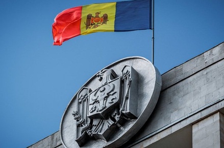 Правительство Молдавии решило считать официальным языком страны румынский
