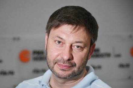 Задержанного руководителя РИА Новости Украина перевозят в Херсон